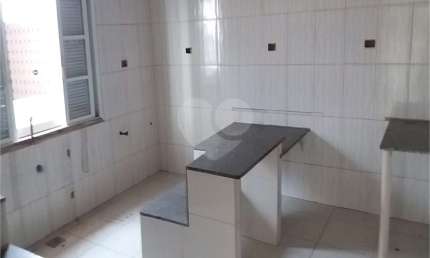 Casa com 4 quartos à venda na Atílio Delanina, Centro, Osasco