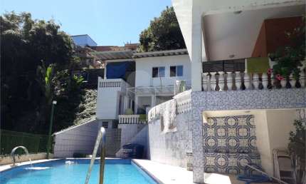 Casa térrea com 4 quartos à venda em Jardim Santa Isabel - SP