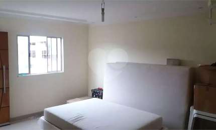 Sobrado com 4 quartos à venda em Jardim Do Colégio - SP