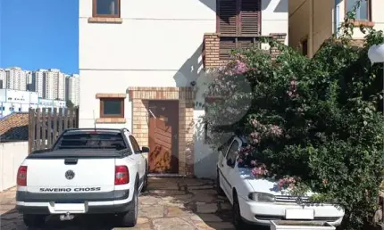 Condomínio com 3 quartos à venda em Parque Assunção - SP