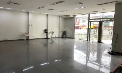 Prédio inteiro à venda ou para locação em Jardim Esmeralda - SP