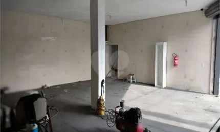 Salão Comercial para locação em Parque Mirante Da Mata - SP
