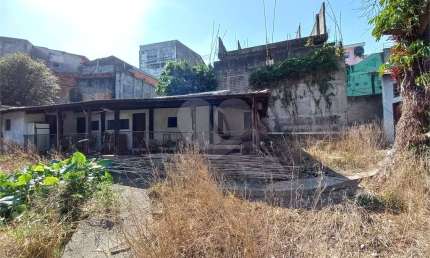 Terreno à venda na Praça dos Amores, Vila Sônia, São Paulo