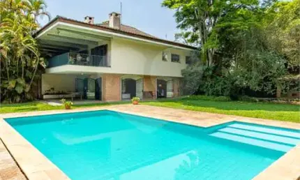 Condomínio com 6 quartos à venda em Parque Silvino Pereira - SP