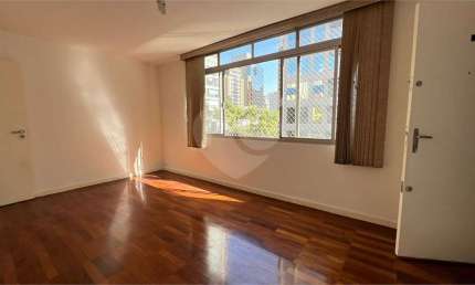 Apartamento com 3 quartos para locação em Moema - SP