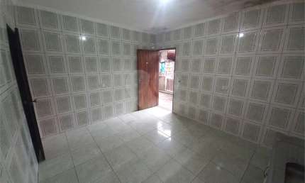 Condomínio com 1 quartos para locação em Jardim Mitsutani - SP