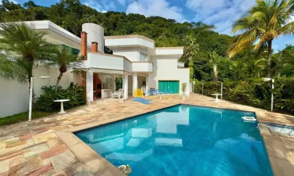 Casa à venda na Praia do Pernambuco, 7 Quartos, 4 Vagas.