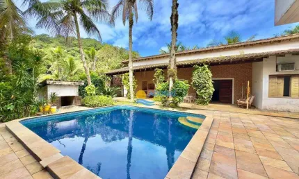 Casa com 4 dormitórios à venda, 400 m² por R$ 820.000,00 - Balneário Praia do Pernambuco - Guarujá/SP