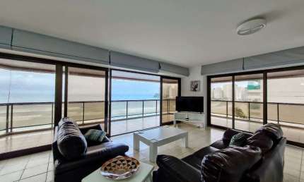 Apartamento com 3 dormitórios à venda, 200 m² por R$ 3.000.000,00 - Jardim Astúrias - Guarujá/SP