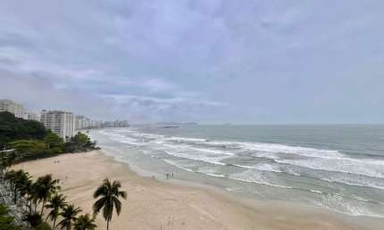 Apartamento com 3 dormitórios à venda, 110 m² por R$ 850.000,00 - Jardim Astúrias - Guarujá/SP
