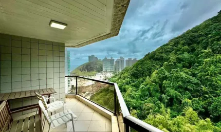Apartamento à venda na praia da enseada, 3 quartos, 2 vagas.