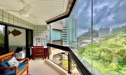 Apartamento à venda na praia da enseada, 3 quartos, 2 vagas.