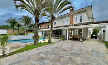 Casa à venda no Condomínio Granville, 4 Suítes, 4 Vagas.