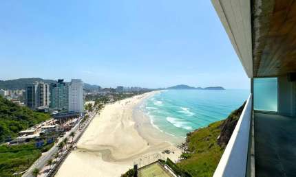 Apartamento à venda na Praia das Pitangueiras, 3 Quartos, 2 Vagas.