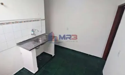 Casa com 1 quarto para alugar na Avenida Paranapuam, 48, Freguesia (Ilha do Governador), Rio de Janeiro, 35 m2 por R$ 750
