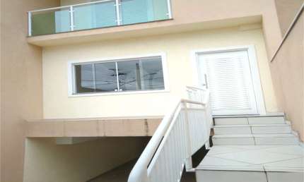 Casa tipo Sobrado com 03 dormitórios e 03 suítes no Jardim Prudência para venda.