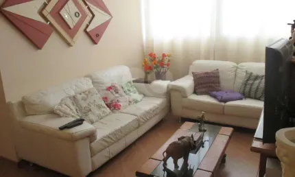 Lindo apartamento de três dormitórios, recém reformado e modernizado.