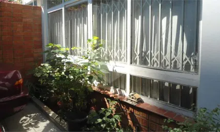 CASA COM 197M² PARA VENDA OU LOCAÇÃO, 03 DORMITÓRIOS, 03 SUÍTES, 02 VAGAS NA VILA MASCOTE
