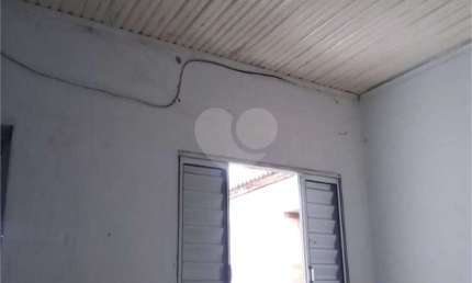 Casa de Vila 01 Dormitório para venda na Cidade Ademar.