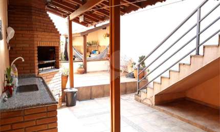 Casa tipo Sobrado com 03 dormitórios e 01 suíte 02 Vagas no Jabaquara - Venda.