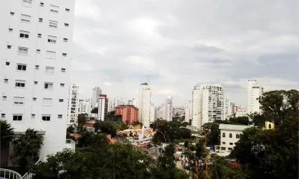 Apartamento próximo ao Metro com 03 dormitórios e 01 Suíte, 2 vagas  á venda na Vila Mariana!