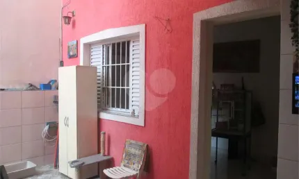Sobrado com 3 dormitórios, sendo 1 suíte na parte superior mais 1 suíte na parte de baixo, 2 vagas