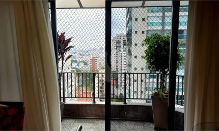 EXCELENTE COBERTURA DUPLEX À VENDA, COM 270M², 05 DORMITÓRIOS, 04 SUÍTES, 03 VAGAS, NA VILA MASCOTE