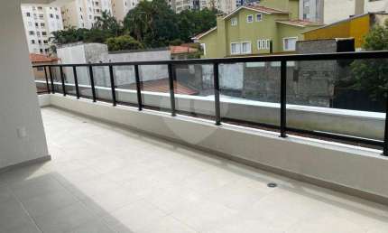 O apartamento está localizado no bairro Saúde a 350 metros do metrô Saúde (linha azul).