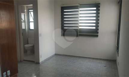 APARTAMENTO COM 27M² PARA LOCAÇÃO, SALA, COZ., BANH. E VAGA DE GARAGEM, REFORMADO, NA BELA VISTA
