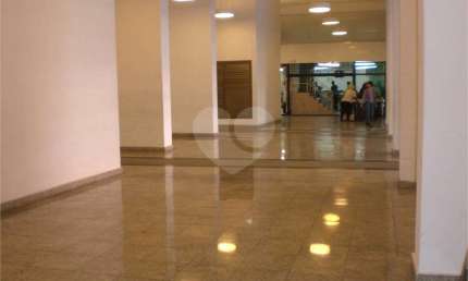 Sala comercial 40m², 1 banheiro, 1 vaga na Bela Vista - Venda