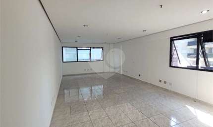 SALA COMERCIAL 65M PARA LOCAÇÃO E VENDA 02 BANHEIROS E 01 VAGA DE GARAGEM NA LAPA