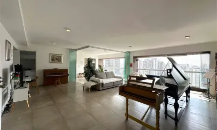 Apartamento 2 suítes 4 vagas na garagem 161 m2 de área útil  no bairro vila romana venda
