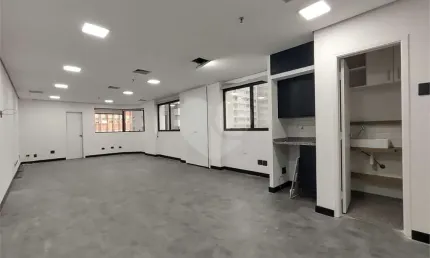 Conjunto comercial 56m2 com 02 banheiros e uma vaga com manobrista na bela vista locação