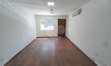 Casa com 2 Quartos e 2 banheiros para Alugar, 90 m²- Vila Romana, São Paulo - SP