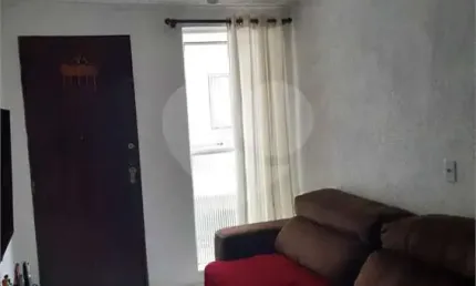 Apartamento com 2 dormitórios, 2 vagas de garagem com 56m².