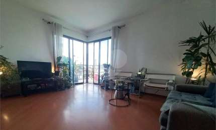 Apartamento à venda com 3 dormitórios na Vila Mascote