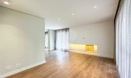 Apartamento Reformado - 4 quartos - 3 suites - Campo Belo