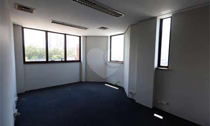 Sala Comercial para Locação | 65,5m² | Real Parque – São Paulo, SP