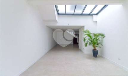 CASA COM 3 SUÍTES, LAVABO, 4 VAGAS, 216 M² - ACLIMAÇÃO