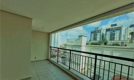 Apartamento de 70m2, 2 dormitórios, 1 suíte, varanda envidraçada, 1 vaga fixa, lazer no Ipiranga.