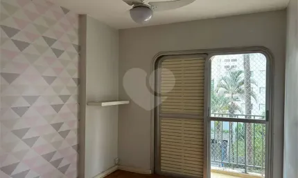 Apartamento em moema com 2 quartos, sacada, 1 vaga de garagem