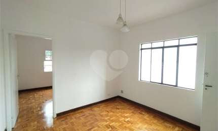 Apartamento na Vila Mariana com 2 Dormitório para Locação.