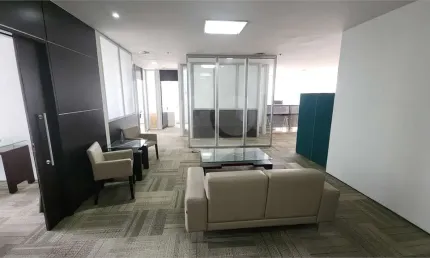 Sala comercial no brooklin mobiliada de 224m² com direito a 5 vagas