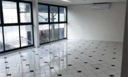 SALA COMERCIAL 60 M²  01 WC EM SANTO AMARO - LOCAÇÃO