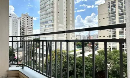 Apartamento de 80m², 3 dormitórios, 1 suíte, 2 vagas e próximo ao metrô.
