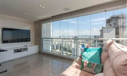 Duplex á venda no Tatuapé com 240m² com 4 dormitórios (2 suítes) e 4 vagas.