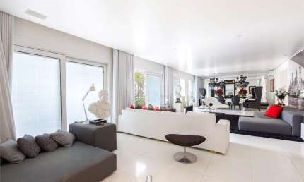Cobertura charmosa no Jardim América, 2 suítes,  2 vagas, 400m² de área útil.