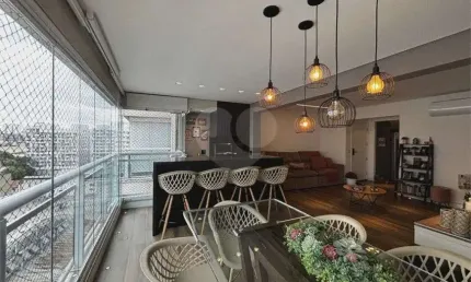 Apartamento à Venda na Barra Funda, 03 suítes. São Paulo.