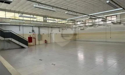 Prédio inteiro para locação na Barra Funda. São Paulo.