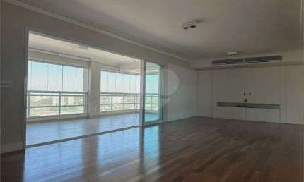 Apartamento para Locação na Vila Leopoldina, 03 dormitórios. São Paulo.